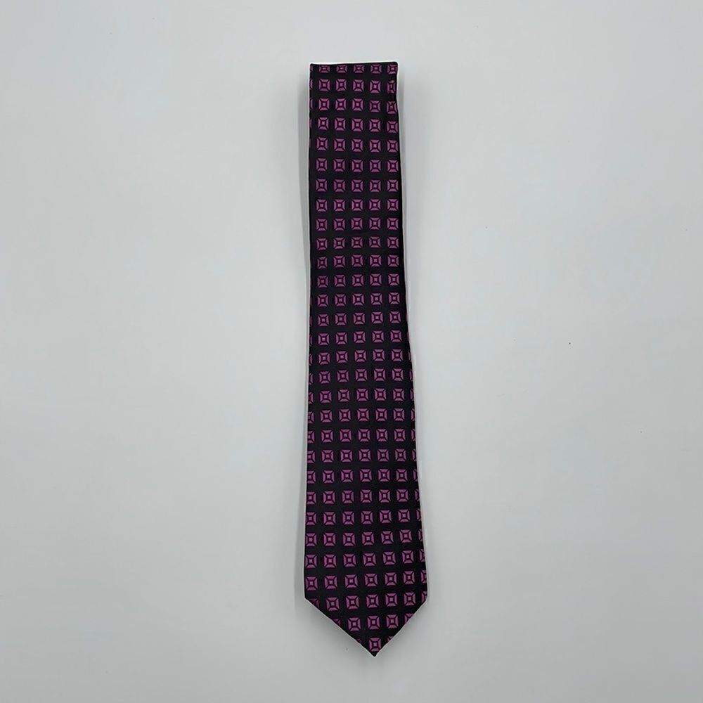 Pink and black versa eollejioni necktie